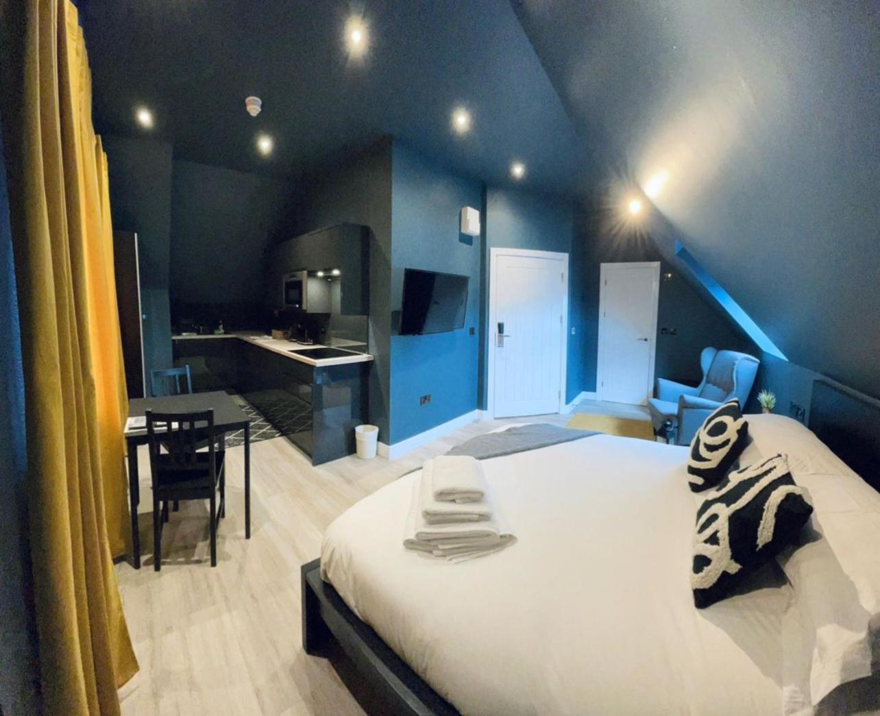 Sky City Apartments Ковентри Экстерьер фото