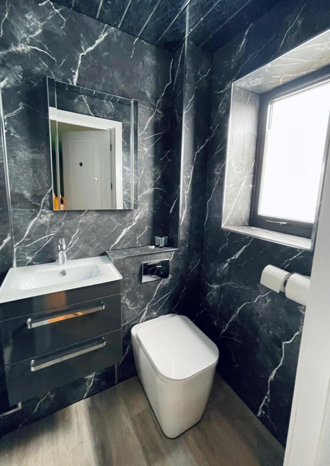 Sky City Apartments Ковентри Экстерьер фото